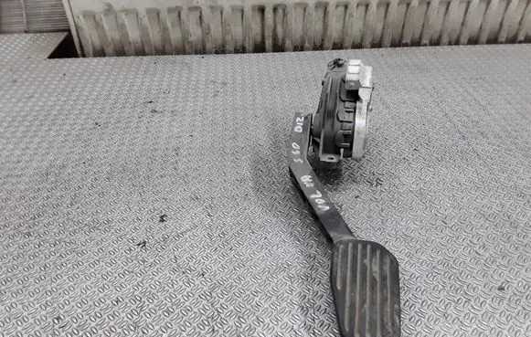 Volvo S60 Accelerator throttle pedal 30666662 6PV00853702