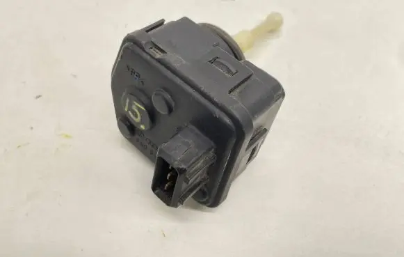 Audi 80 90 S2 B4 Headlight level adjustment motor 8A0941295C