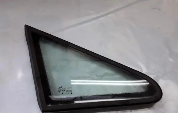 Seat Alhambra (Mk1) Front triangle window/glass 
