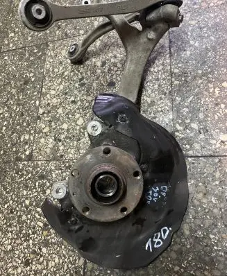 Audi A6 S6 C6 4F Front wheel hub