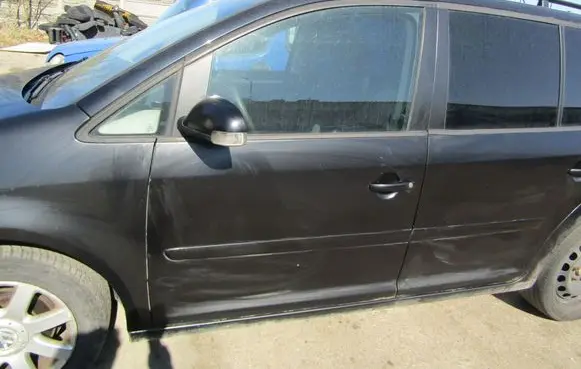 Volkswagen Cross Touran I Front door 