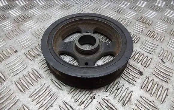 Toyota Avensis T250 Crankshaft pulley 134080R011