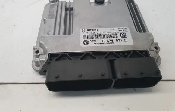BMW 5 F10 F11 Engine control unit/module 0281019210 857093101