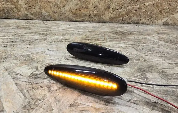 Maserati Coupe Front fender indicator light 
