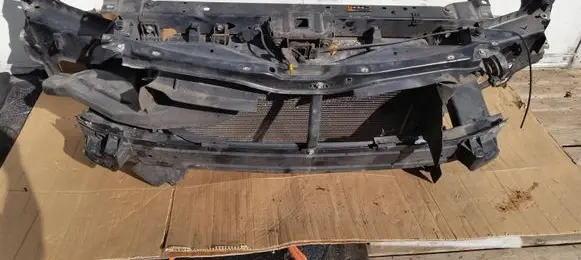 Opel Zafira C Radiator support slam panel
