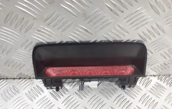 Chevrolet Lacetti Third/center stoplight