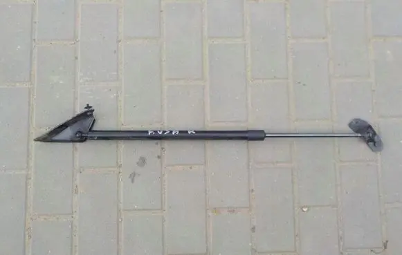 Subaru Forester SJ Tailgate/trunk strut/damper 9875789