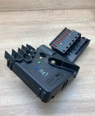 Mercedes-Benz E W211 Fuse module 2119820302 013948381A