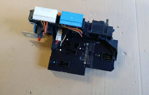 Mercedes-Benz GLK (X204) SAM control unit 2049004203 2319025101