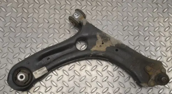 Volkswagen Beetle A5 Front lower control arm/wishbone 4P462615 4T54182058