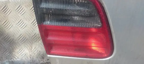 Mercedes-Benz E W210 Tailgate rear/tail lights