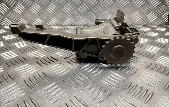 Mercedes-Benz Vito Viano W639 Oil pump 6421810901