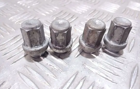 Jeep Patriot Nuts/bolts 