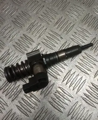 Volkswagen PASSAT B6 Fuel injector 0000130073SX