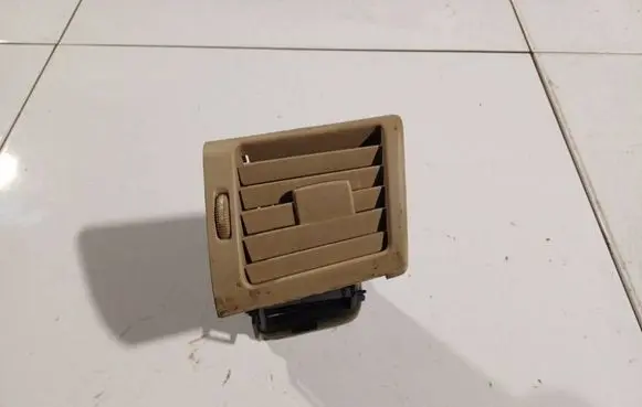 Mercedes-Benz R W251 Dash center air vent grill A2518300154