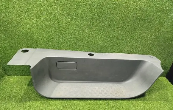Front sill trim cover