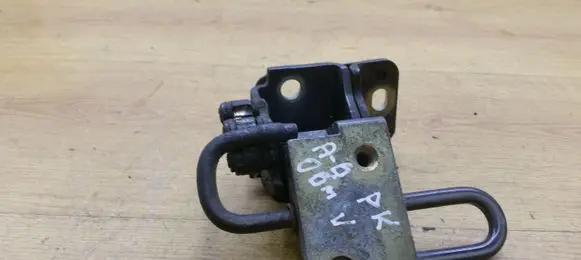 Audi A6 S6 C6 4F Front door lower hinge 