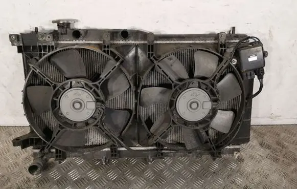 Subaru Outback Radiator set 1680007220 4221729450