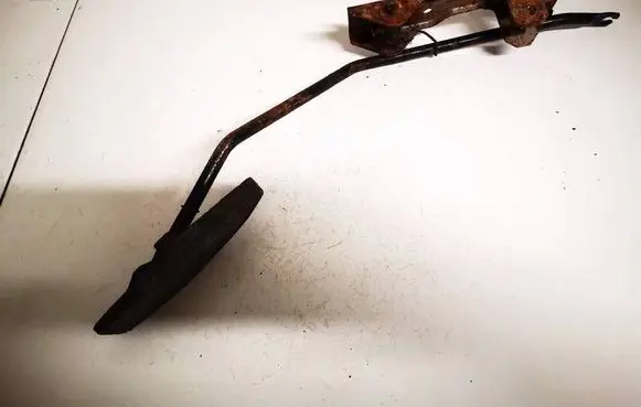 Mazda 626 Accelerator throttle pedal