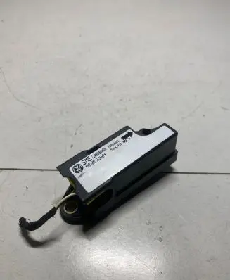 Volkswagen PASSAT B5 Airbag deployment crash/impact sensor 1J0909606N 26990405