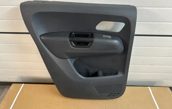 Volkswagen Amarok Front door card panel trim 2H0867003