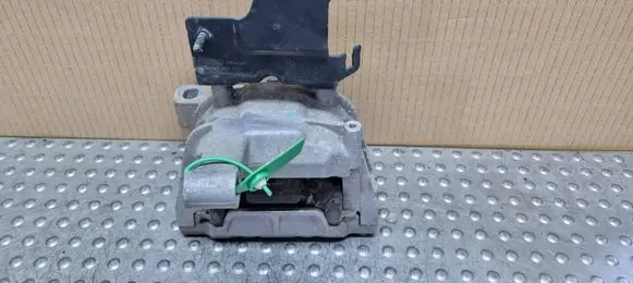 Audi Q3 8U Engine mount vacuum valve 5N0199262F