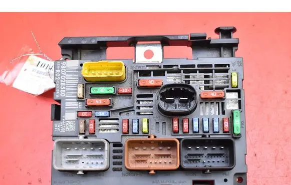 Citroen C5 Fuse box set 9807028580