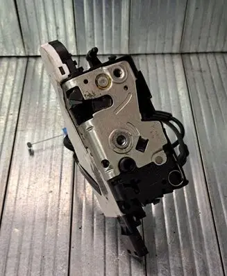 Citroen C4 Grand Picasso Front door lock 24095158 24093158 24094158