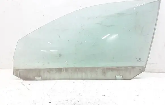 Volkswagen Jetta V Front door window glass four-door
