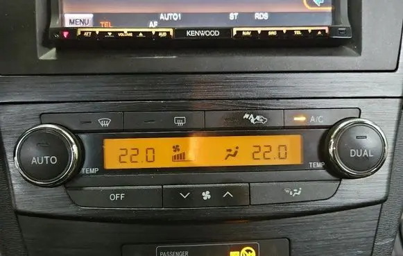 Toyota Avensis T270 Climate control/heater control trim 55900-05340 IMPRK1486090