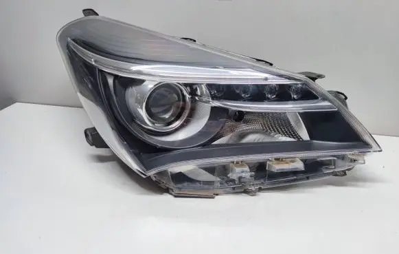 Toyota Yaris Headlight/headlamp