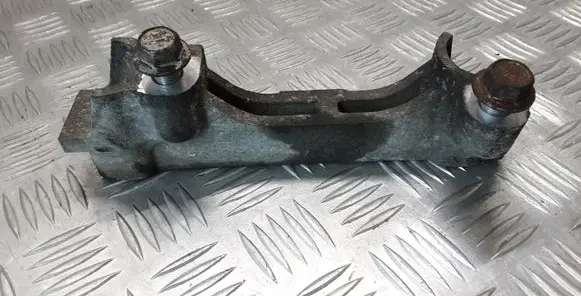 Toyota Verso Engine mounting bracket