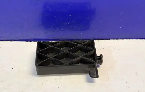 Volvo V70 Radiator support slam panel bracket 31368196