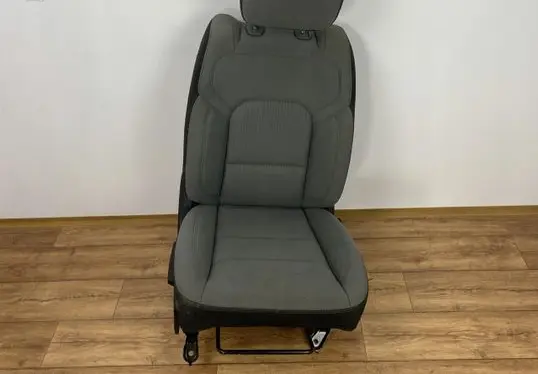 Dodge RAM 1500 DS Front passenger seat 