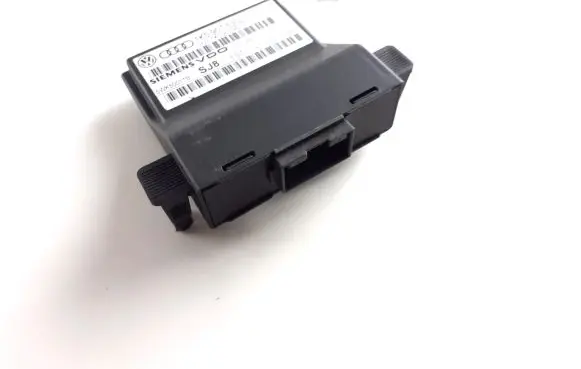 Volkswagen Golf V Gateway control module 1K0907530L 1K0907951