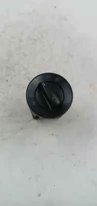 Volkswagen Golf IV Light switch 1C0941531A