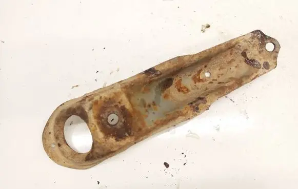 Toyota Avensis T250 Engine mounting bracket 