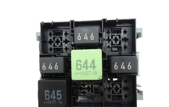 Volkswagen Touareg II Fuse box set 7P0937211A