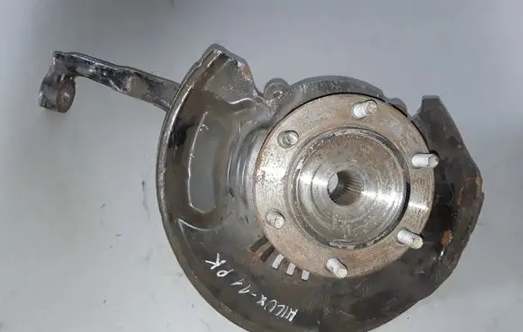 Toyota Hilux (AN10, AN20, AN30) Front wheel hub 432120K030