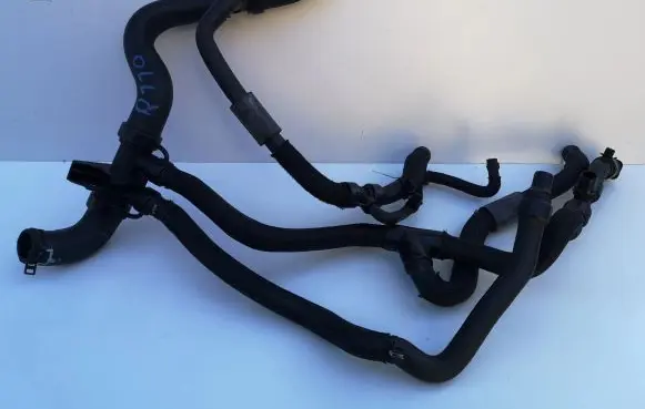 Renault Trafic II (X83) Engine coolant pipe/hose 215037444R