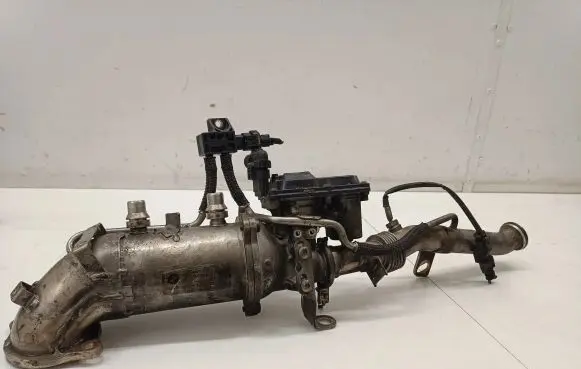 BMW 7 G11 G12 EGR valve cooler 8574815