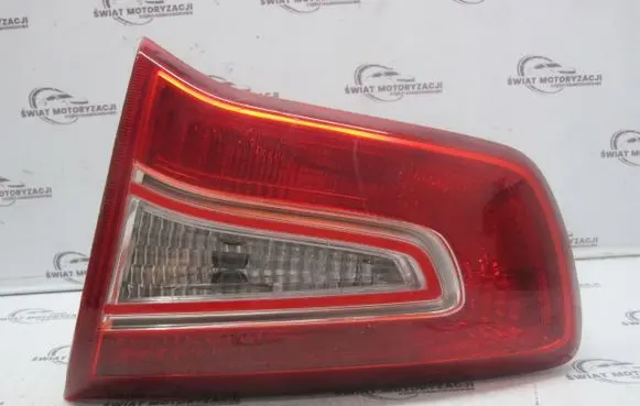 Tailgate rear/tail lights