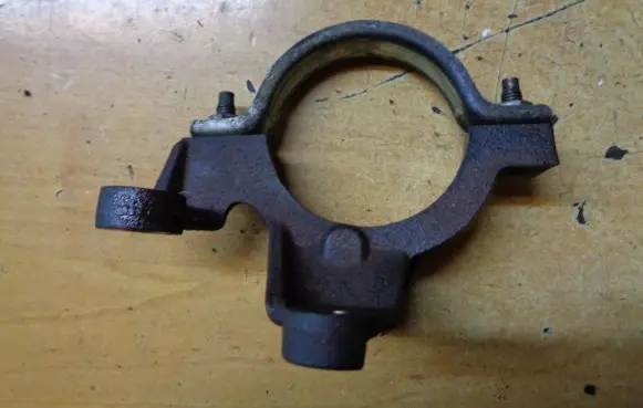 Ford Grand C-MAX Driveshaft support bearing bracket AV613K305CA