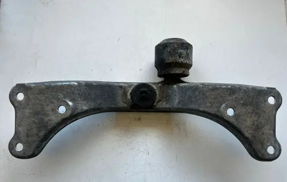 BMW 7 E38 Gearbox mounting bracket 1141842