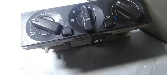 Mitsubishi Carisma Climate control unit MR360465