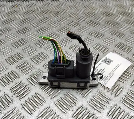 Land Rover Discovery 5 Glow plug pre-heat relay FPLA12B533AD