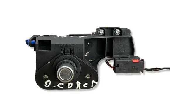 Opel Corsa C Tailgate/boot open switch button 