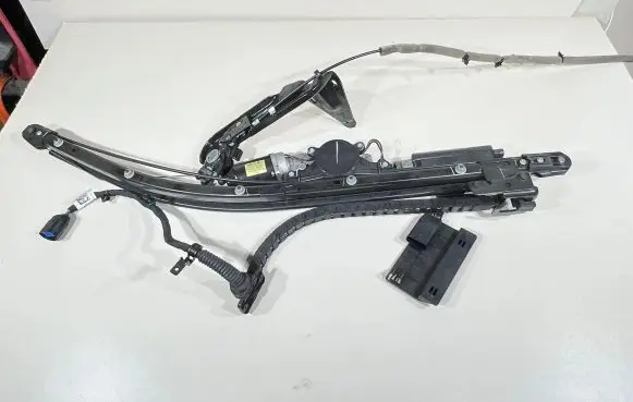 Chrysler Pacifica Sliding door motor assembly PN5926737AB