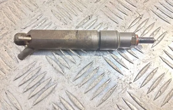 Seat Ibiza III (6L) Fuel injector 028130203F