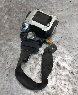 Mercedes-Benz E W211 Rear seatbelt 2118600385BILI 2118600385